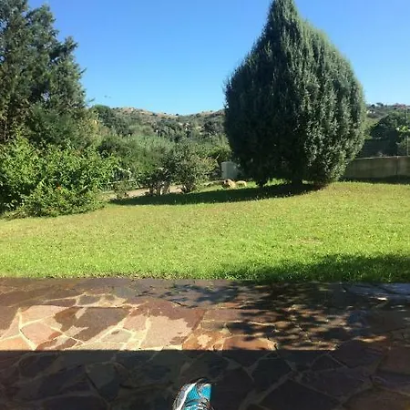 Strada 49,poggio Dei Pini, Vila